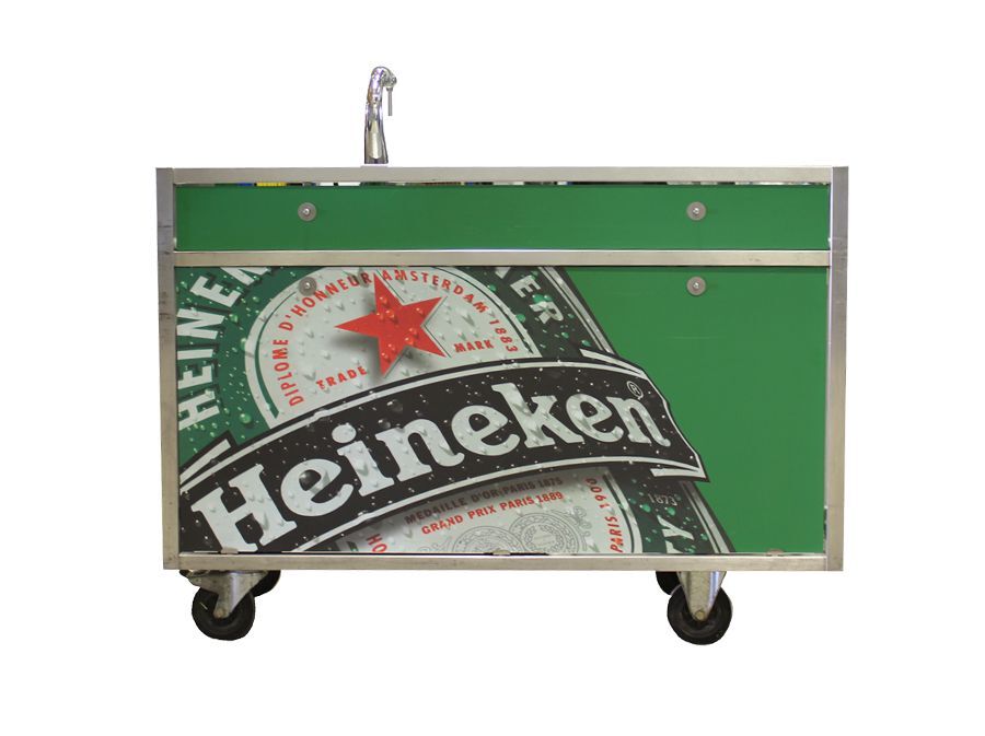 Verrijdbare bar met reclame