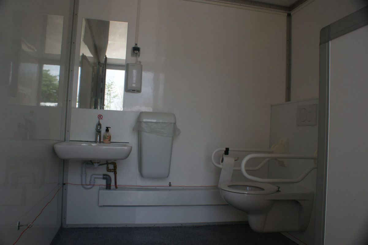 Mindervalide toiletwagen